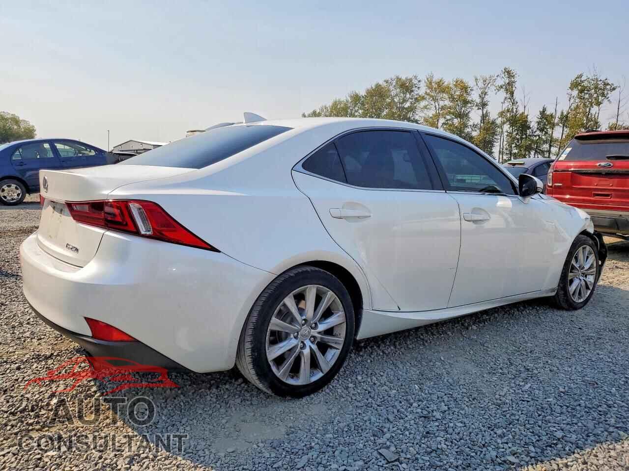 LEXUS IS 2015 - JTHBF1D24F5055618