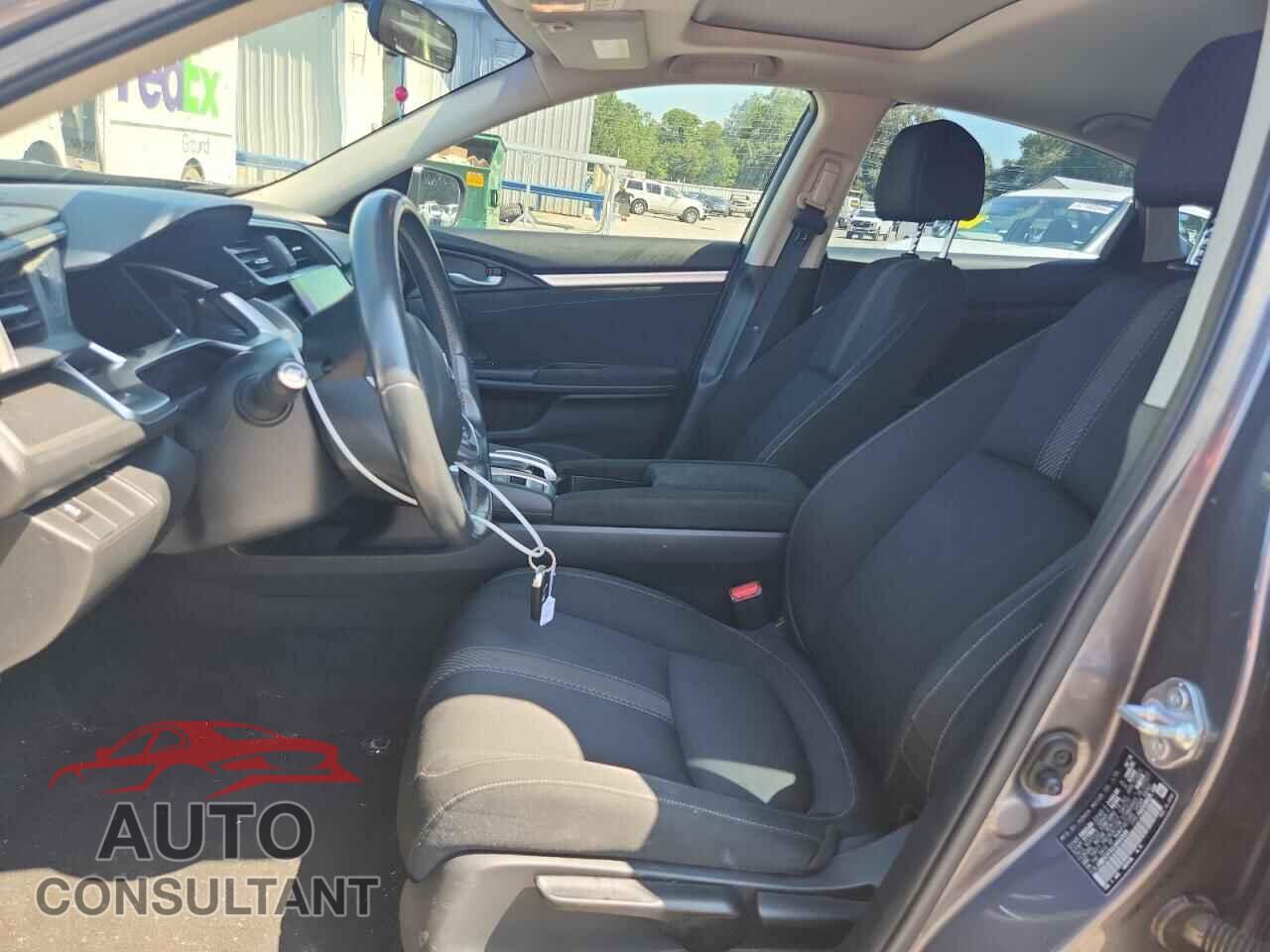 HONDA CIVIC 2018 - JHMFC1F32JX043948
