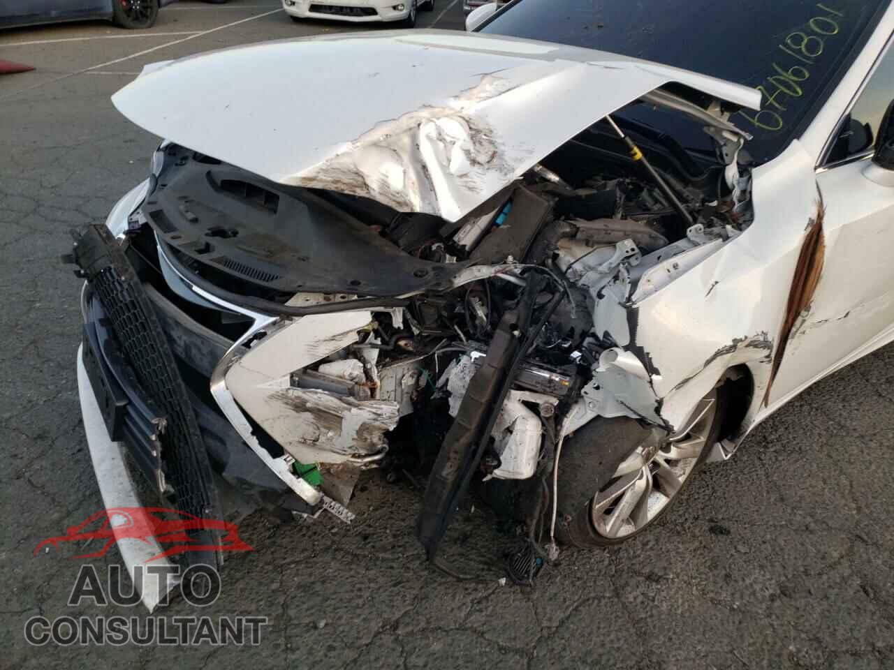 LEXUS IS 2016 - JTHBA1D25G5038245