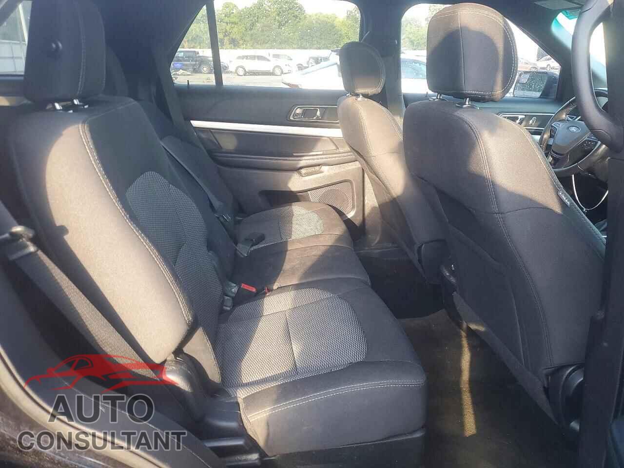 FORD EXPLORER 2017 - 1FM5K7D80HGA43356