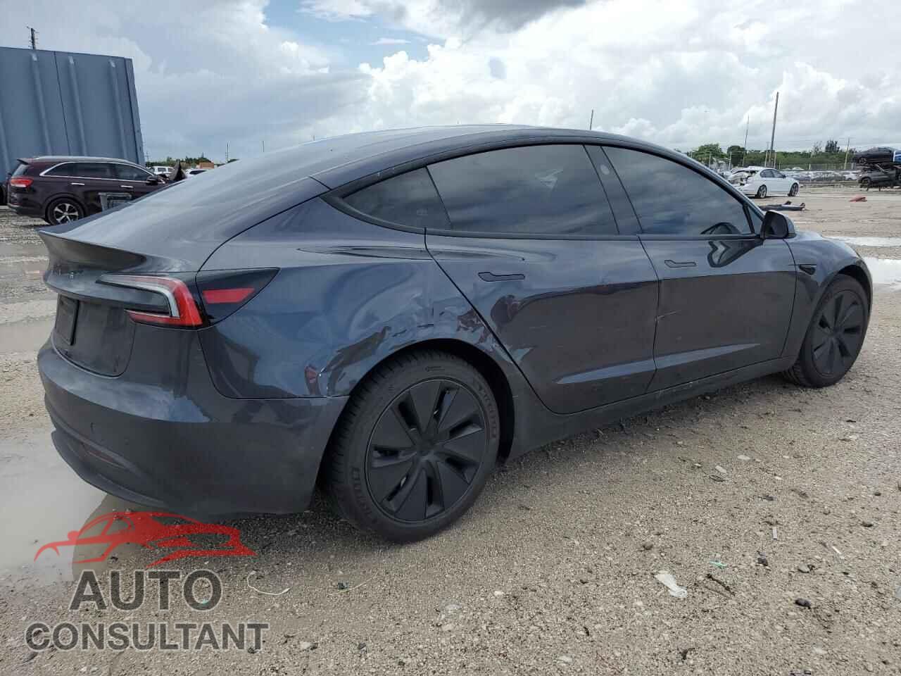 TESLA MODEL 3 2024 - 5YJ3E1EA9RF765552