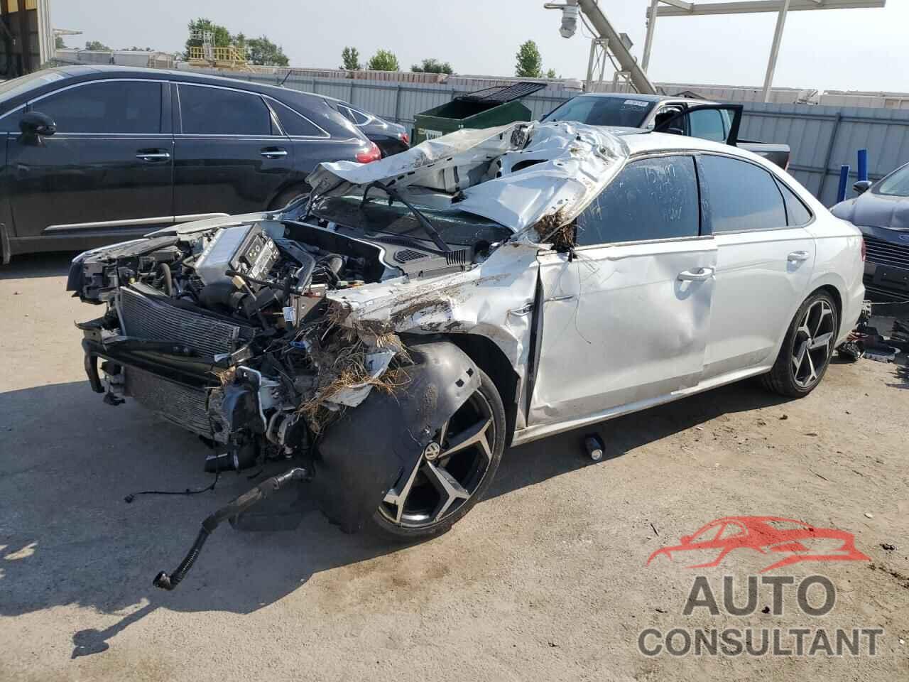 VOLKSWAGEN PASSAT 2020 - 1VWMA7A31LC012853