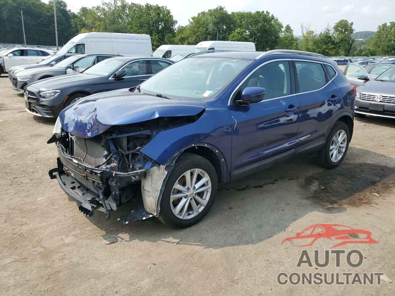 NISSAN ROGUE 2017 - JN1BJ1CR8HW113146