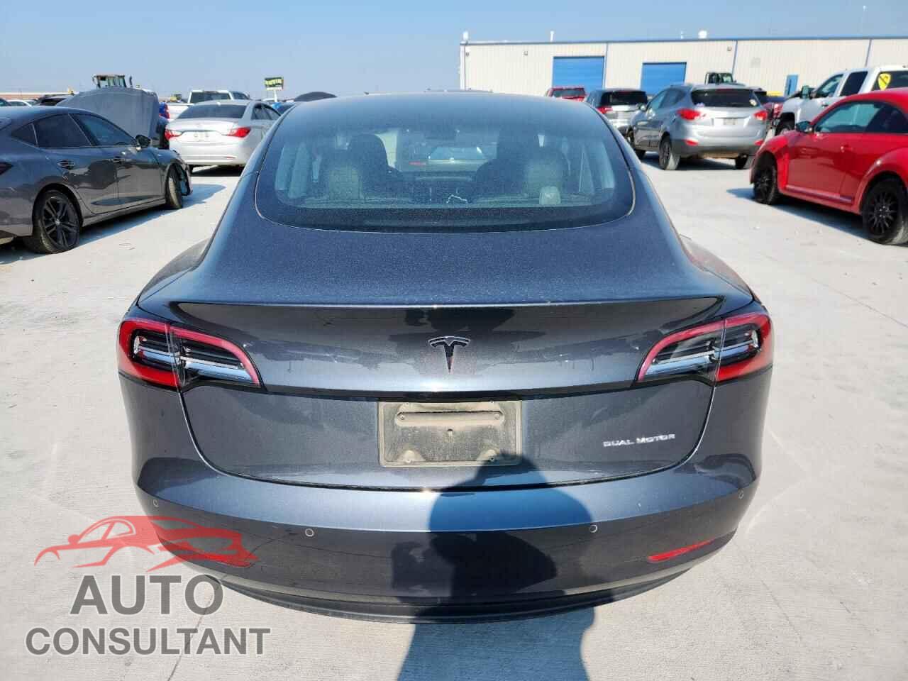 TESLA MODEL 3 2019 - 5YJ3E1EB4KF209907