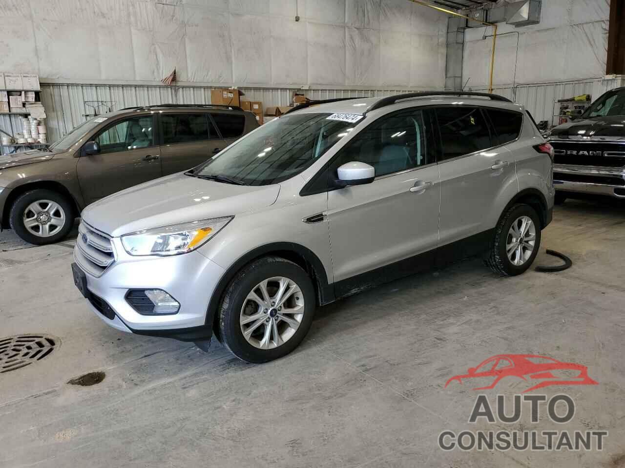 FORD ESCAPE 2018 - 1FMCU0GD9JUC11536