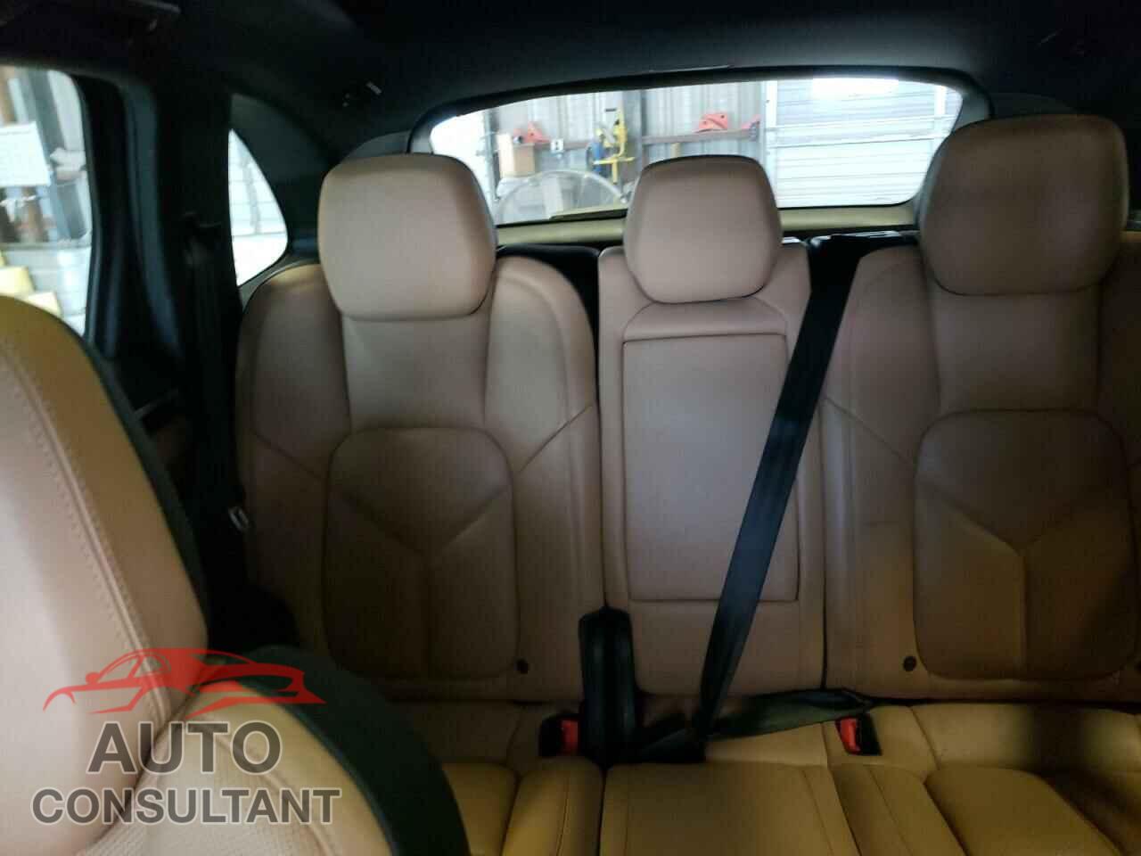PORSCHE CAYENNE 2016 - WP1AA2A29GLA09672