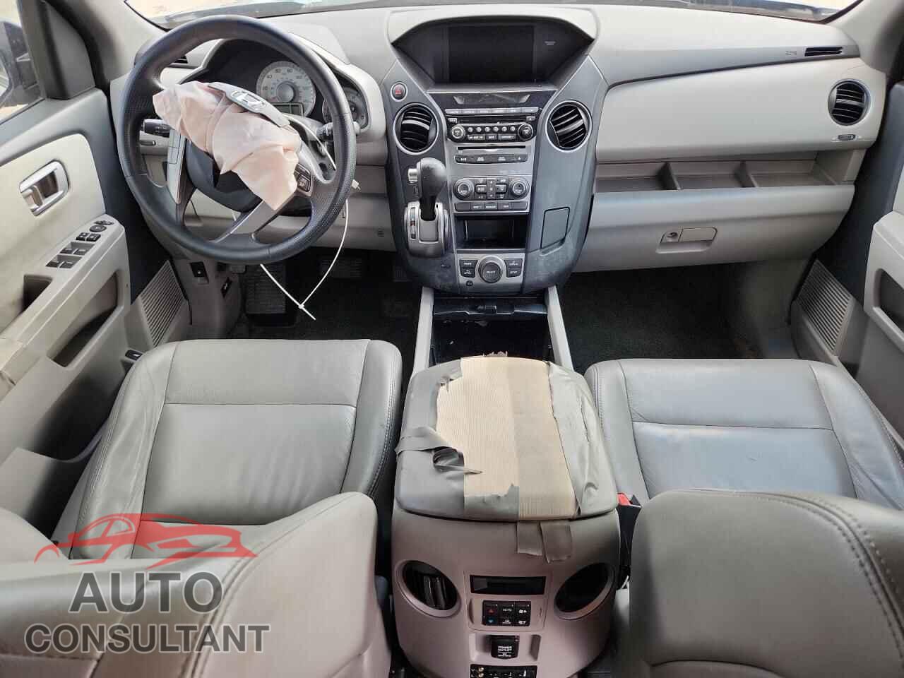HONDA PILOT 2015 - 5FNYF3H3XFB031641