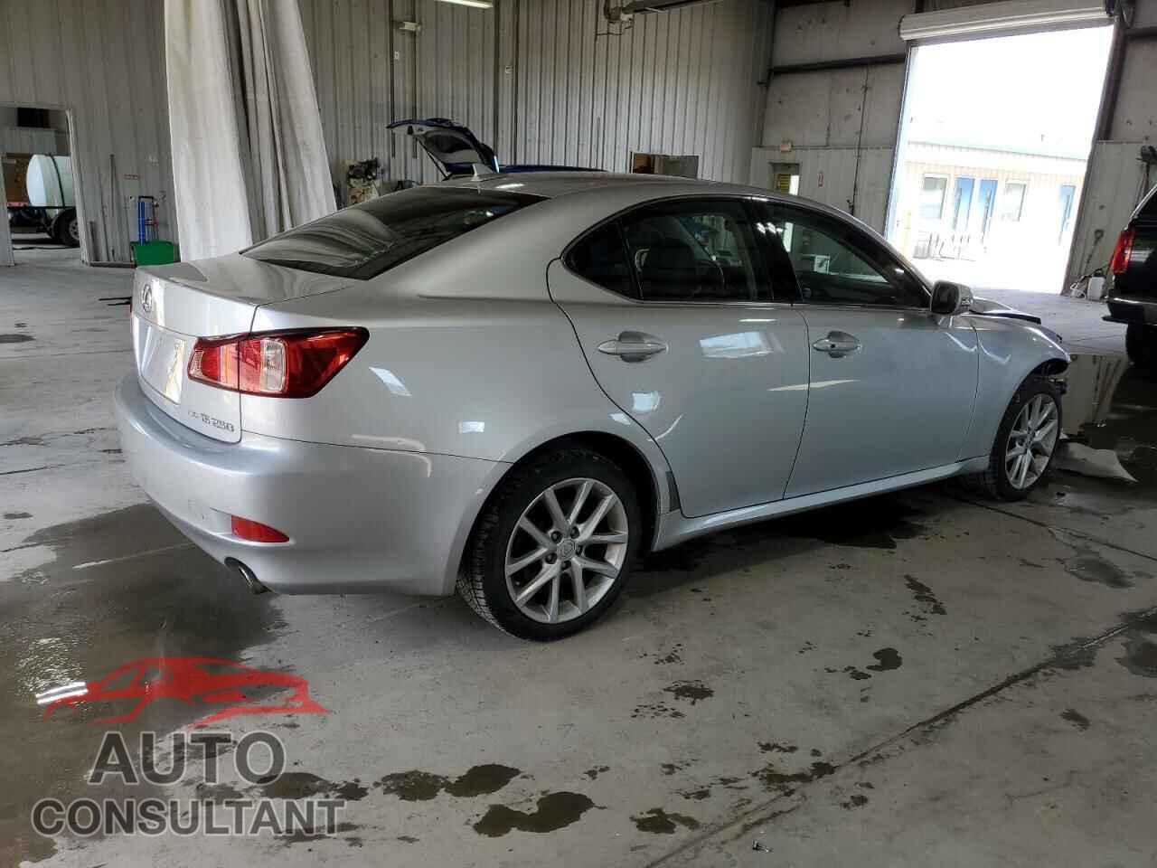 LEXUS IS 2011 - JTHCF5C23B5045198