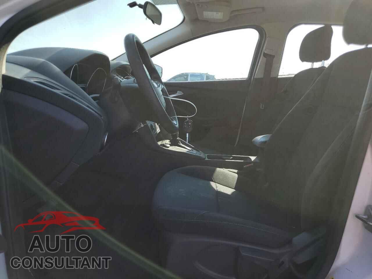 FORD FOCUS 2017 - 1FADP3F28HL315362
