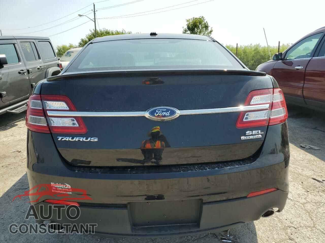 FORD TAURUS 2017 - 1FAHP2E8XHG125525