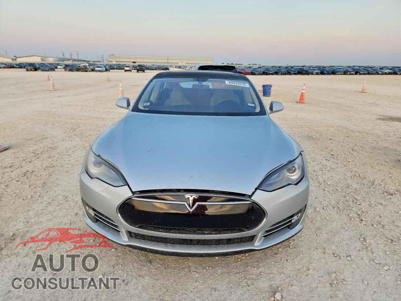 TESLA MODEL S 2013 - 5YJSA1CN0DFP17301