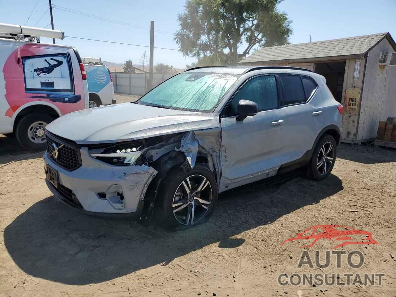 VOLVO XC40 CORE 2024 - YV4L12UK9R2337394
