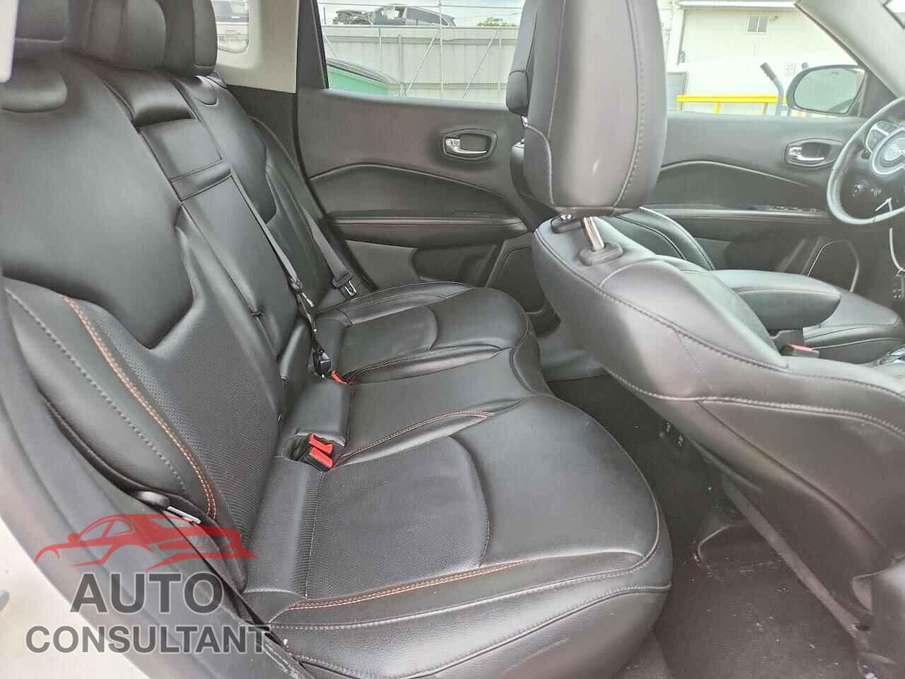 JEEP COMPASS 2019 - 3C4NJDCB5KT601076