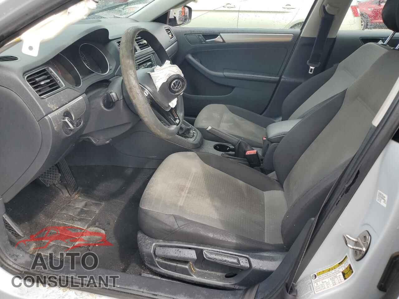 VOLKSWAGEN JETTA 2017 - 3VW2B7AJ2HM304651