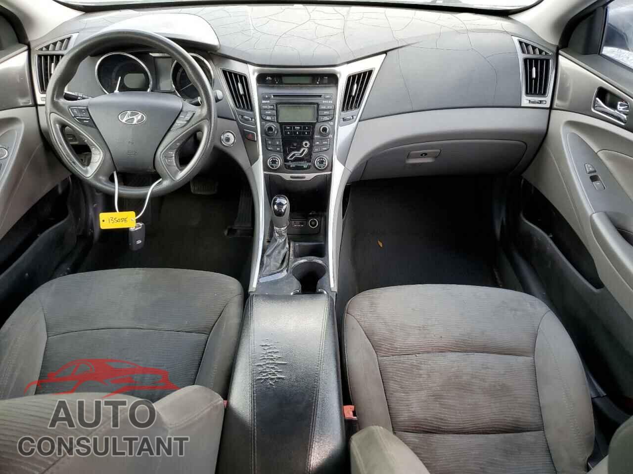 HYUNDAI SONATA 2013 - KMHEC4A42DA089703
