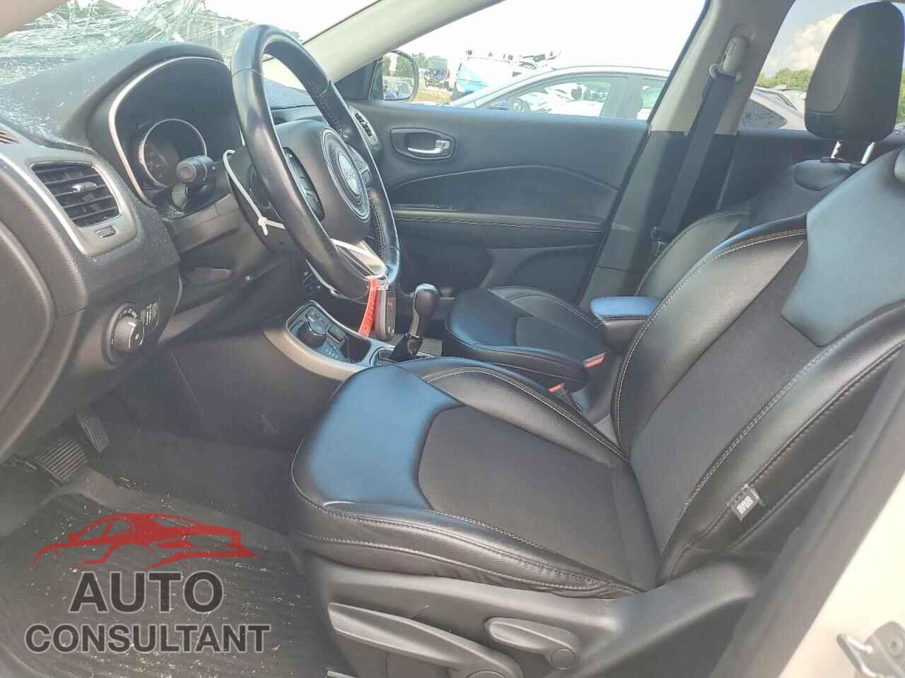 JEEP COMPASS 2020 - 3C4NJDBB9LT161558