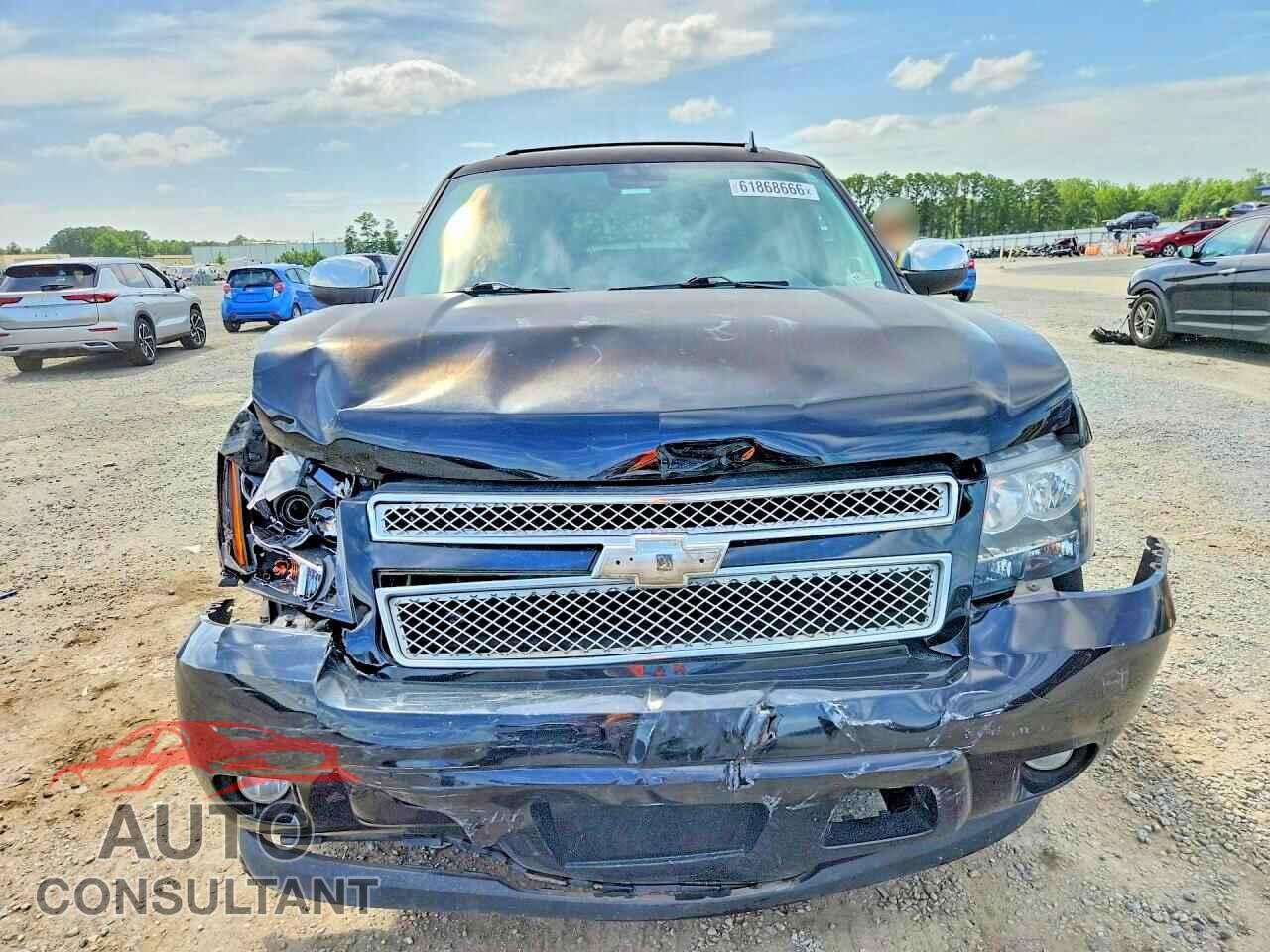 CHEVROLET TAHOE 2013 - 1GNSKBE04DR298424