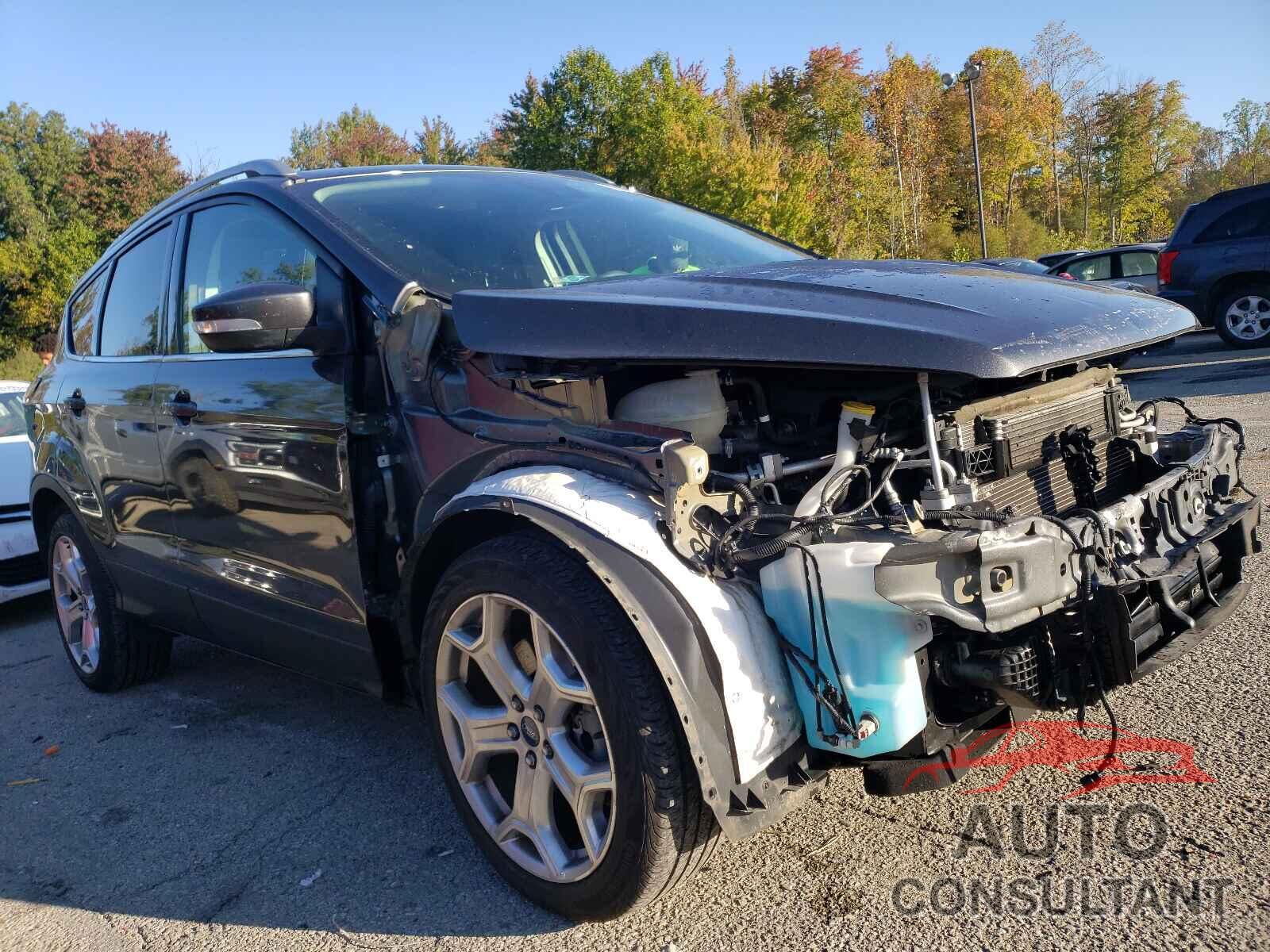 FORD ESCAPE 2017 - 1FMCU9J90HUE22031