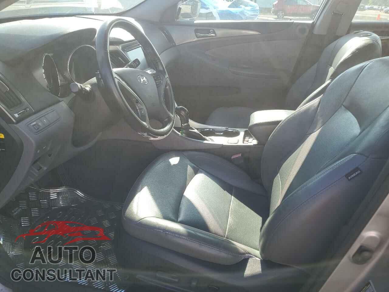 HYUNDAI SONATA 2013 - KMHEC4A45DA084723