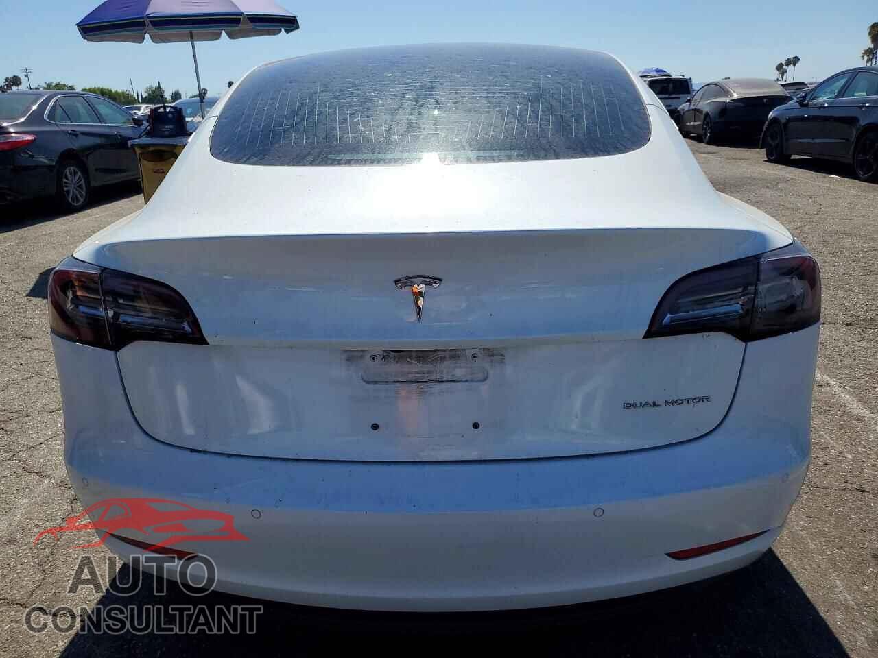 TESLA MODEL 3 2018 - 5YJ3E1EB8JF135552
