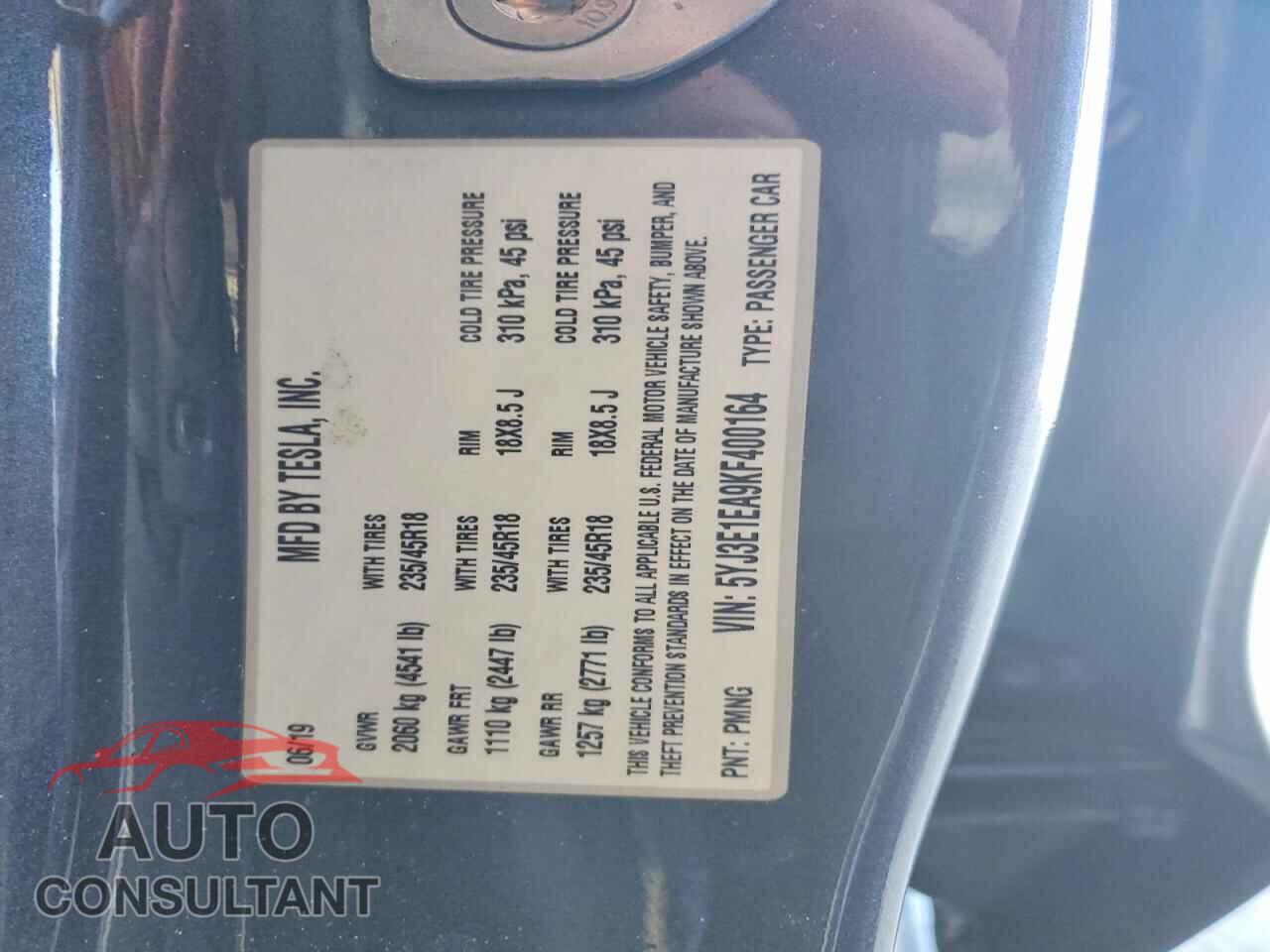 TESLA MODEL 3 2019 - 5YJ3E1EA9KF400164