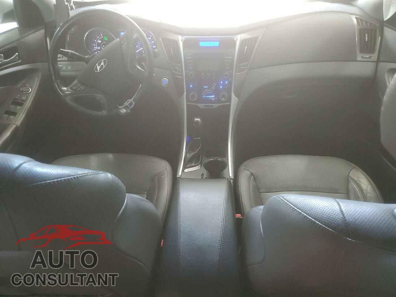 HYUNDAI SONATA 2012 - KMHEC4A42CA046946