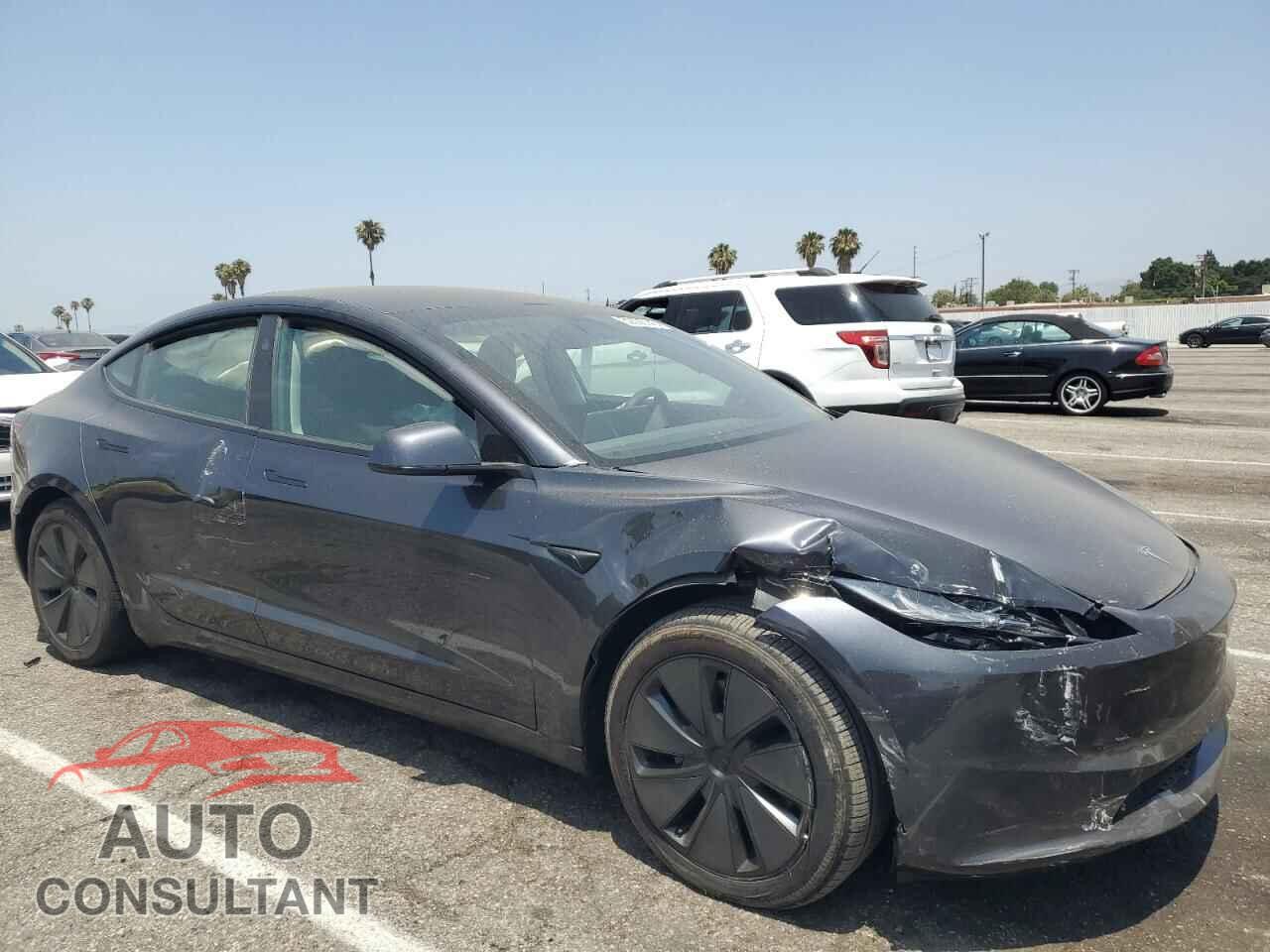 TESLA MODEL 3 2025 - 5YJ3E1EA7SF906902