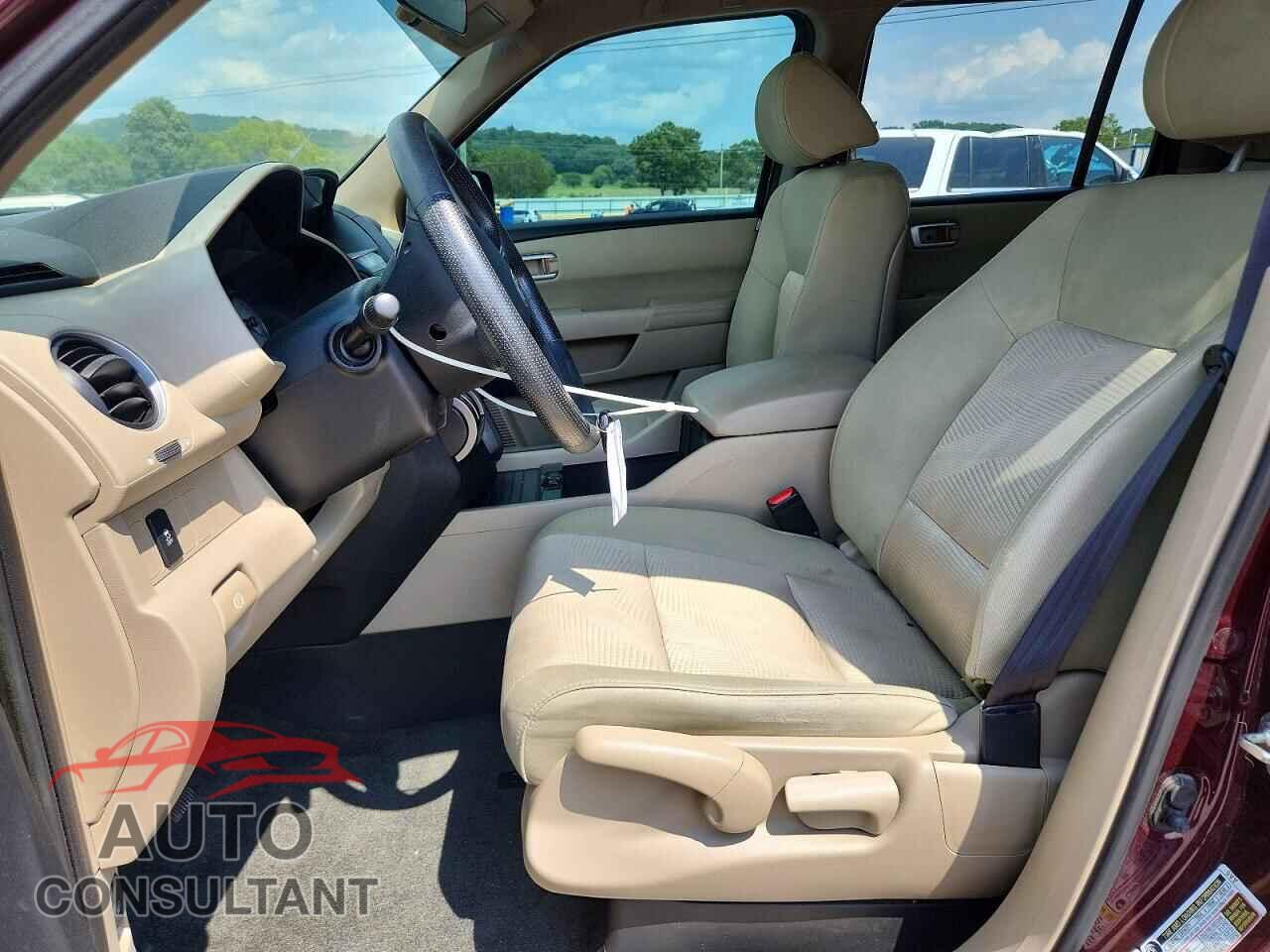 HONDA PILOT 2015 - 5FNYF3H26FB027531