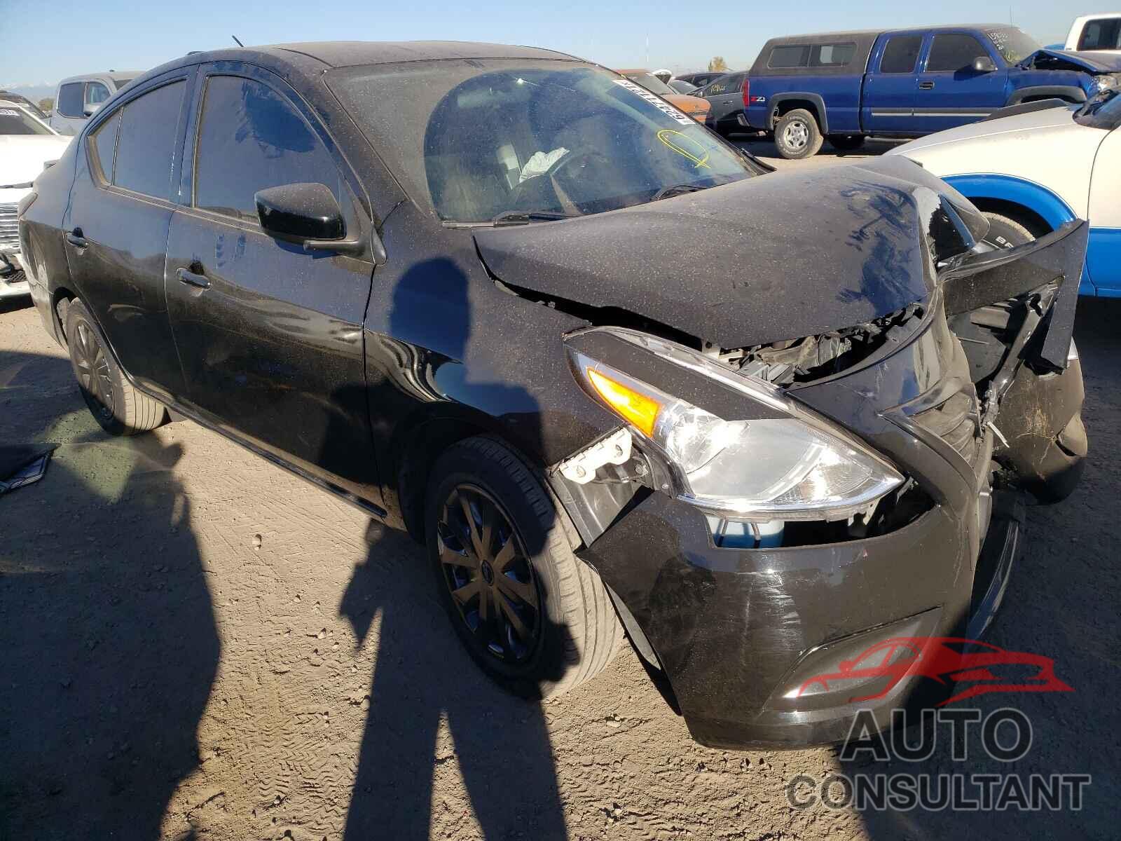 NISSAN VERSA 2018 - 3N1CN7AP0JL809850