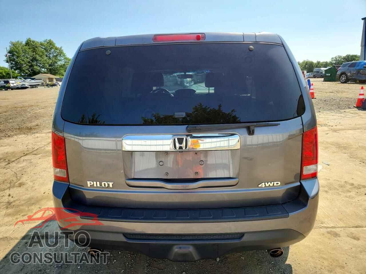 HONDA PILOT 2015 - 5FNYF4H52FB004862
