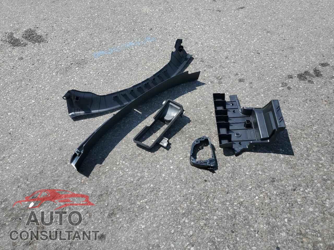 TESLA MODEL 3 2022 - 5YJ3E1EA9NF329228