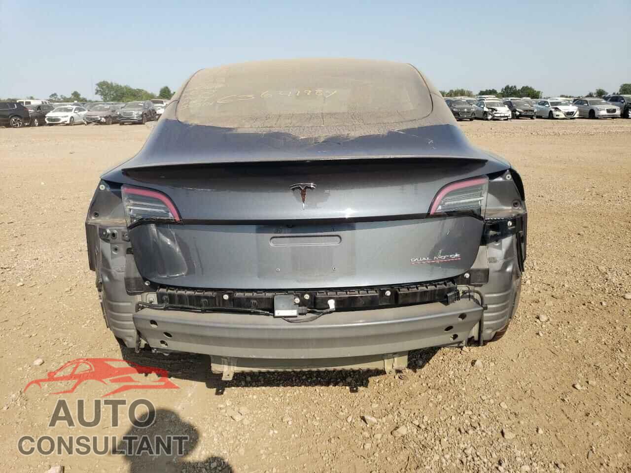 TESLA MODEL 3 2018 - 5YJ3E1EBXJF083177