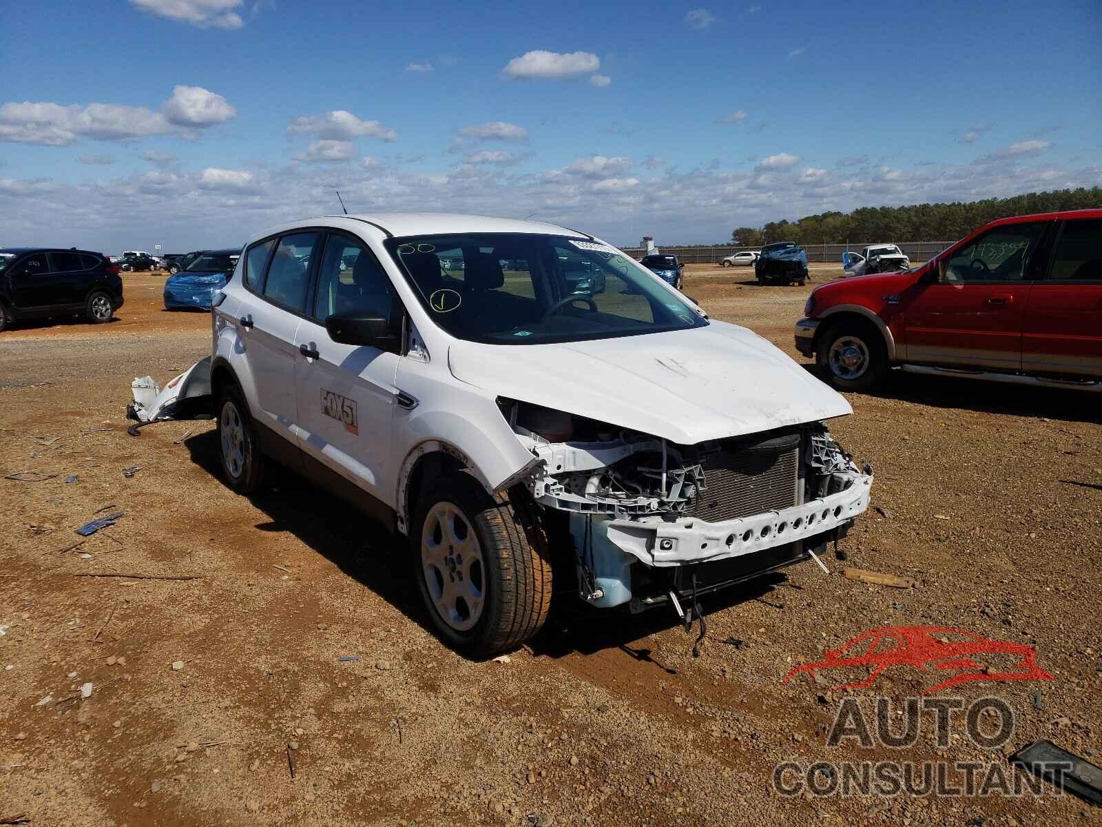 FORD ESCAPE 2017 - 1FMCU0F77HUD84588