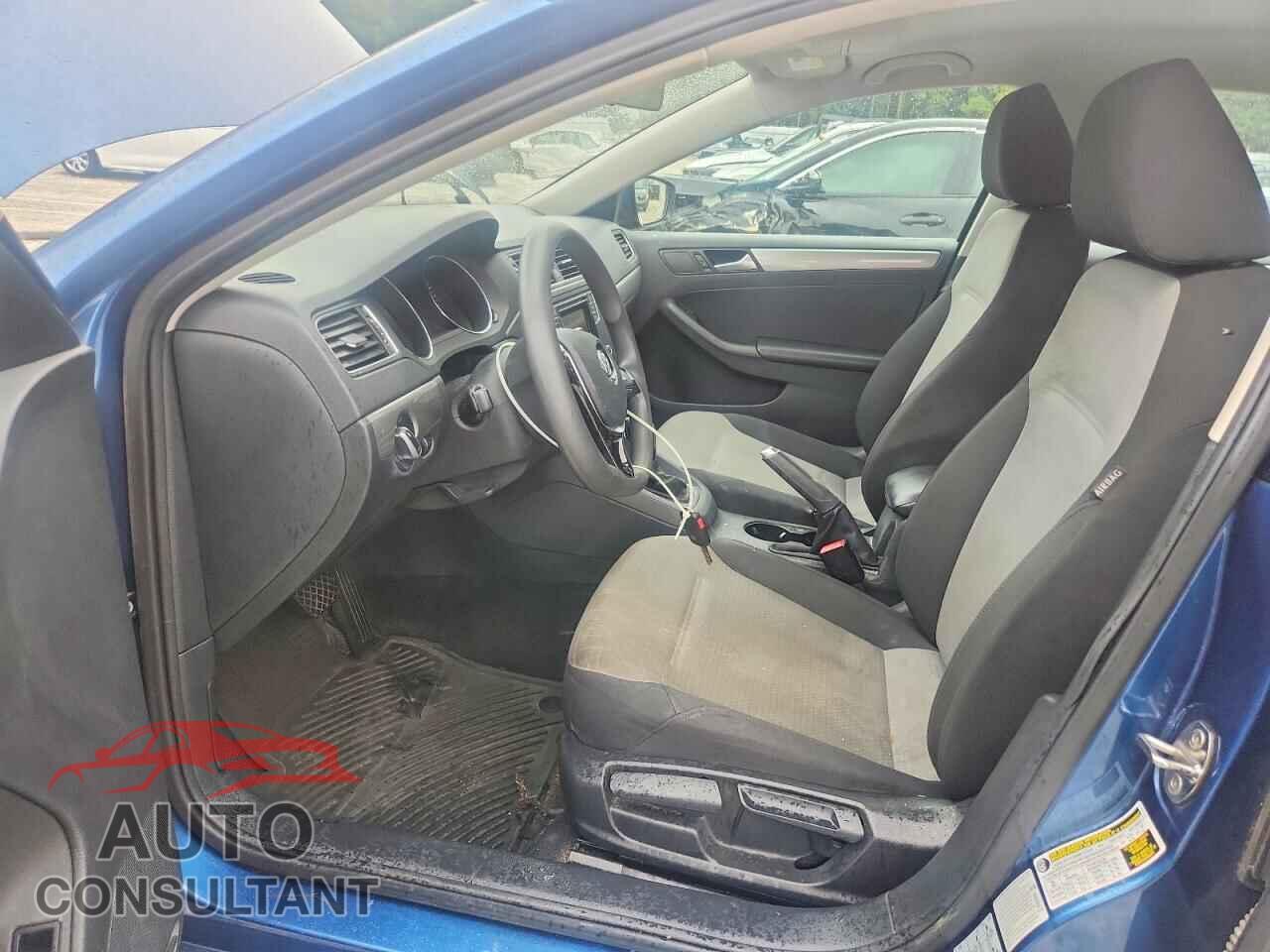 VOLKSWAGEN JETTA 2017 - 3VW2B7AJ5HM361510