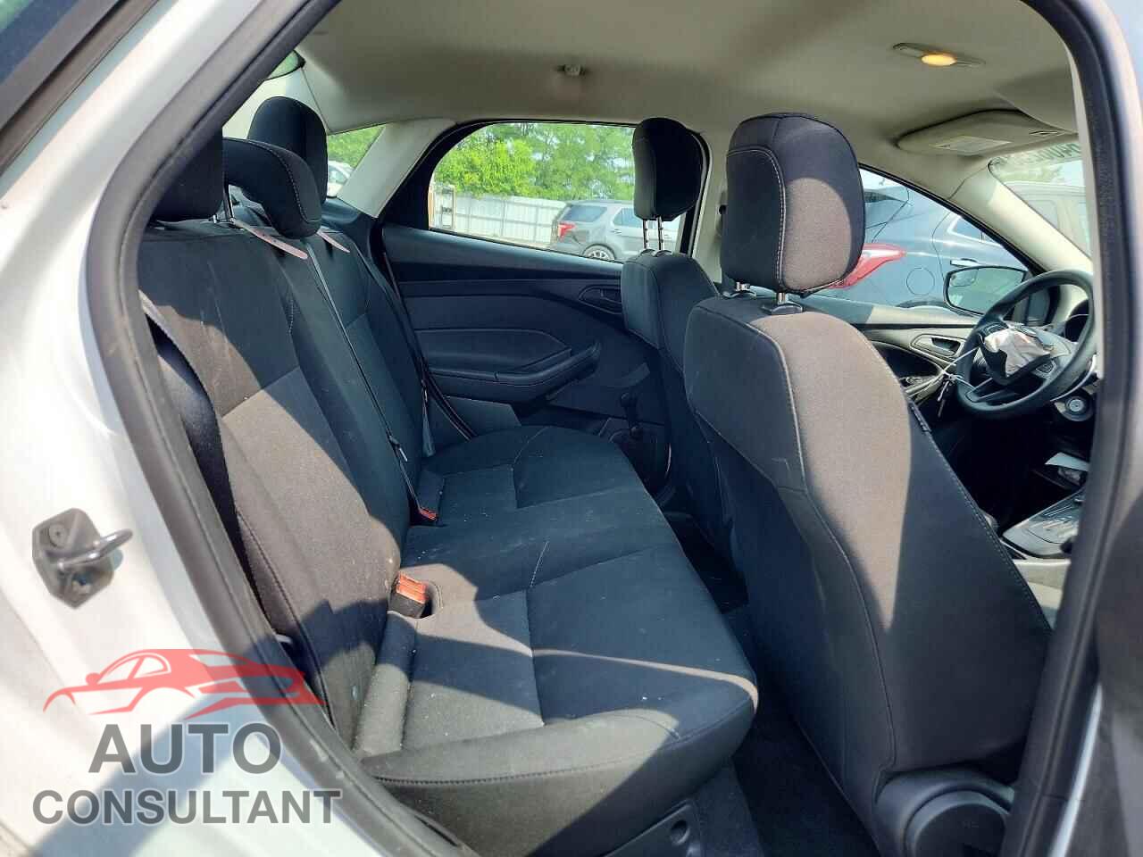 FORD FOCUS 2017 - 1FADP3E21HL311607
