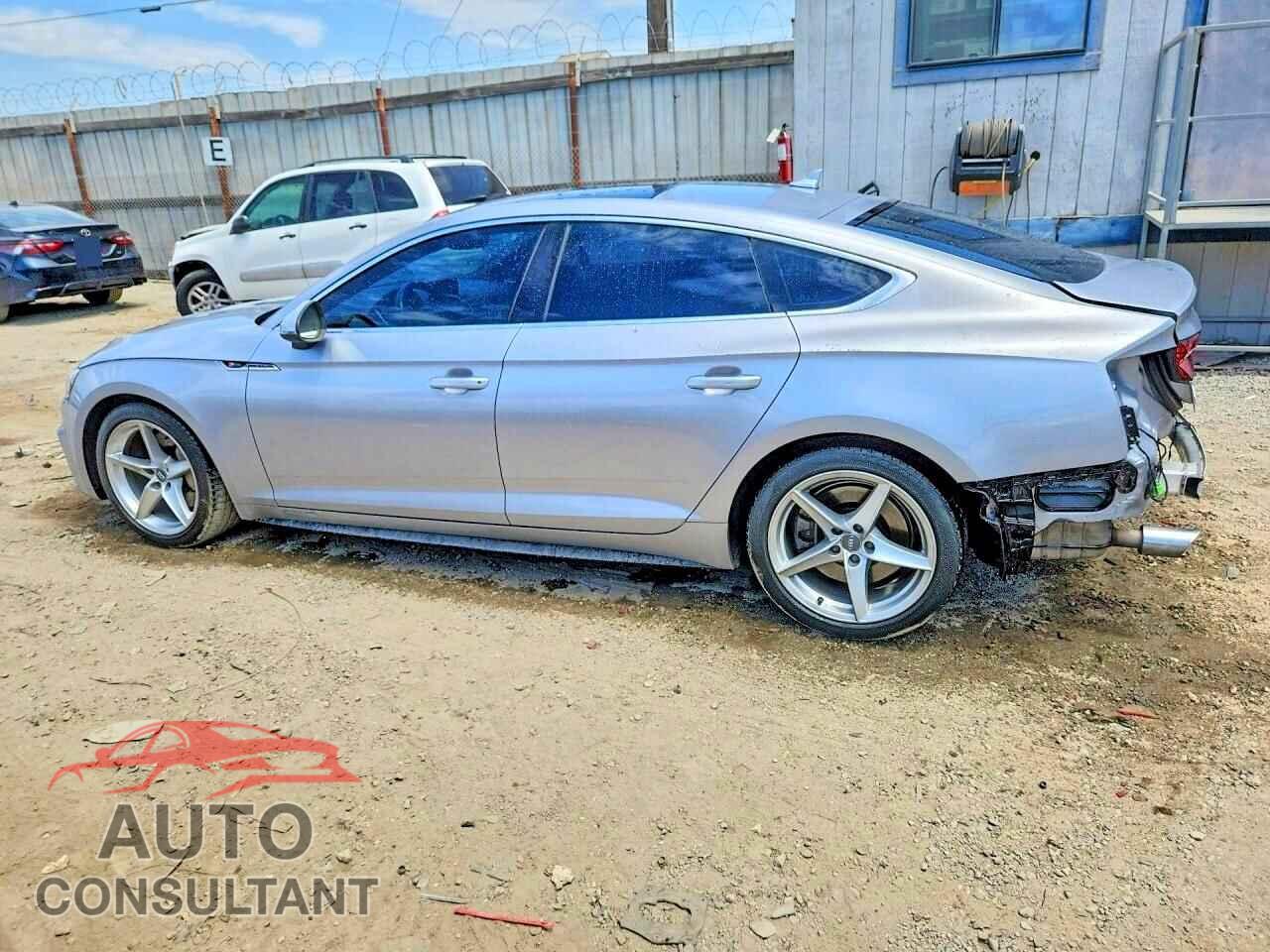 AUDI A5 2019 - WAUDNCF56KA059720