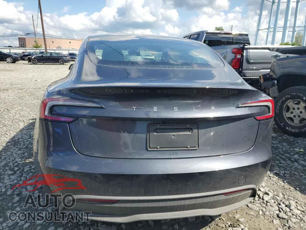 TESLA MODEL 3 2024 - 5YJ3E1EA6RF862403