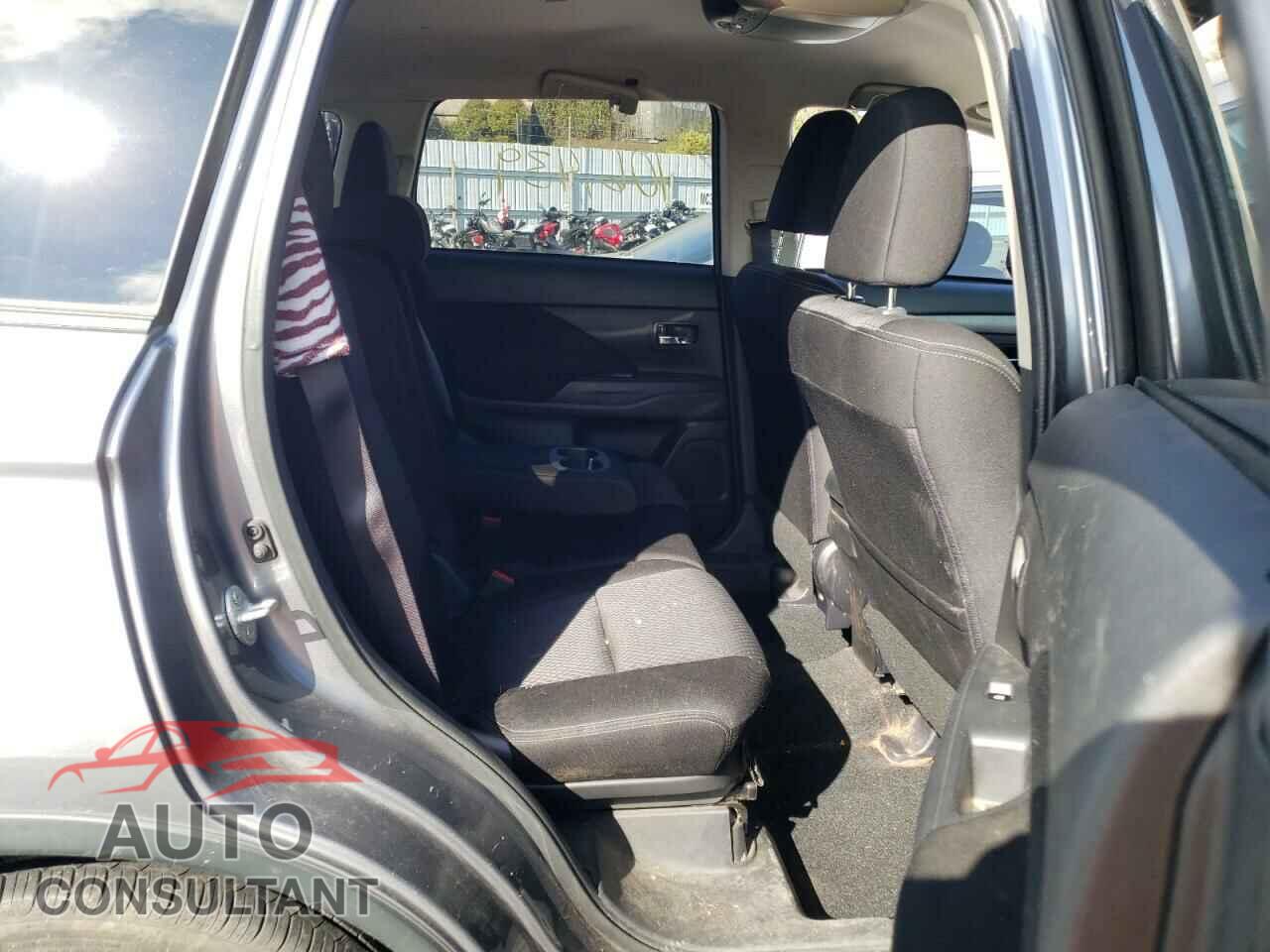MITSUBISHI OUTLANDER 2016 - JA4AD3A36GZ012995