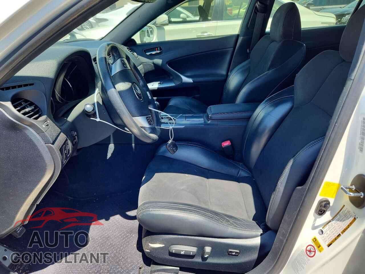 LEXUS IS 2012 - JTHBE5C22C5030756