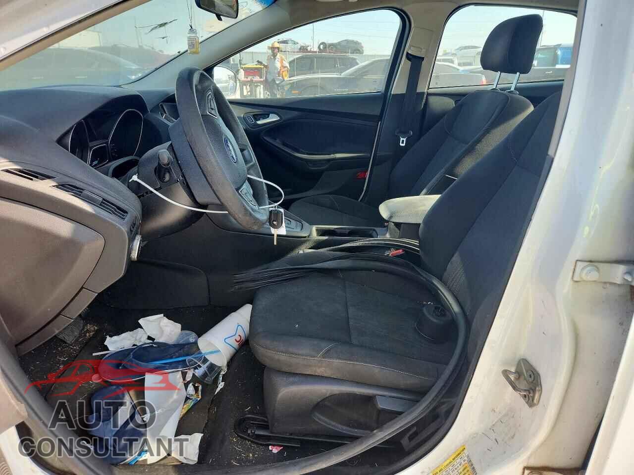 FORD FOCUS 2015 - 1FADP3F27FL202614