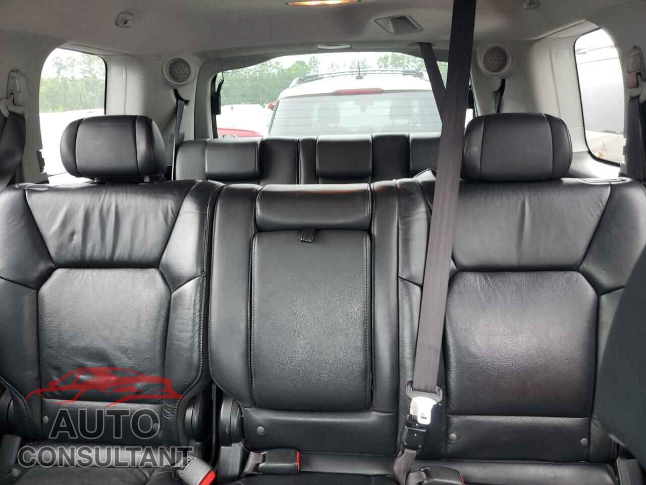 HONDA PILOT 2011 - 5FNYF4H96BB102399