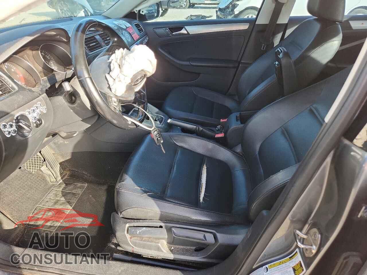 VOLKSWAGEN JETTA 2017 - 3VWDB7AJ0HM201009