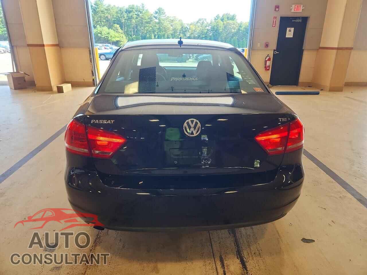 VOLKSWAGEN PASSAT 2014 - 1VWAT7A38EC037121