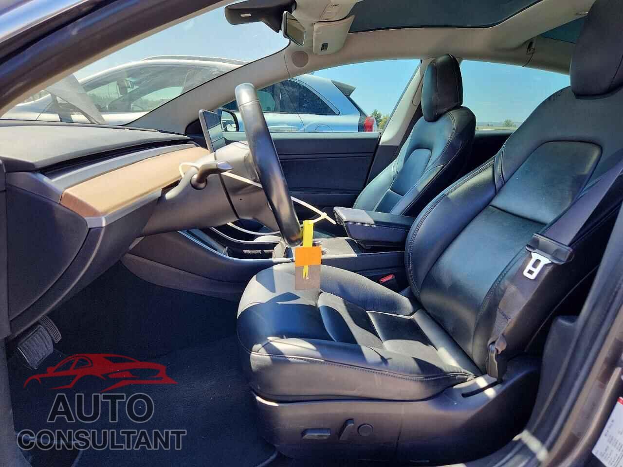 TESLA MODEL 3 2018 - 5YJ3E1EA5JF038512