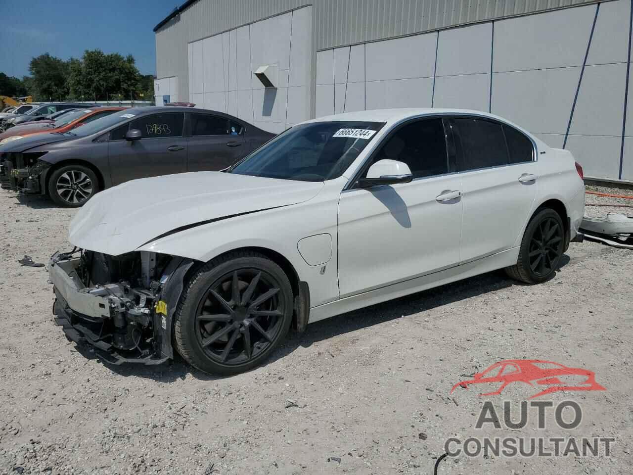 BMW 3 SERIES 2017 - WBA8E1C33HA029222