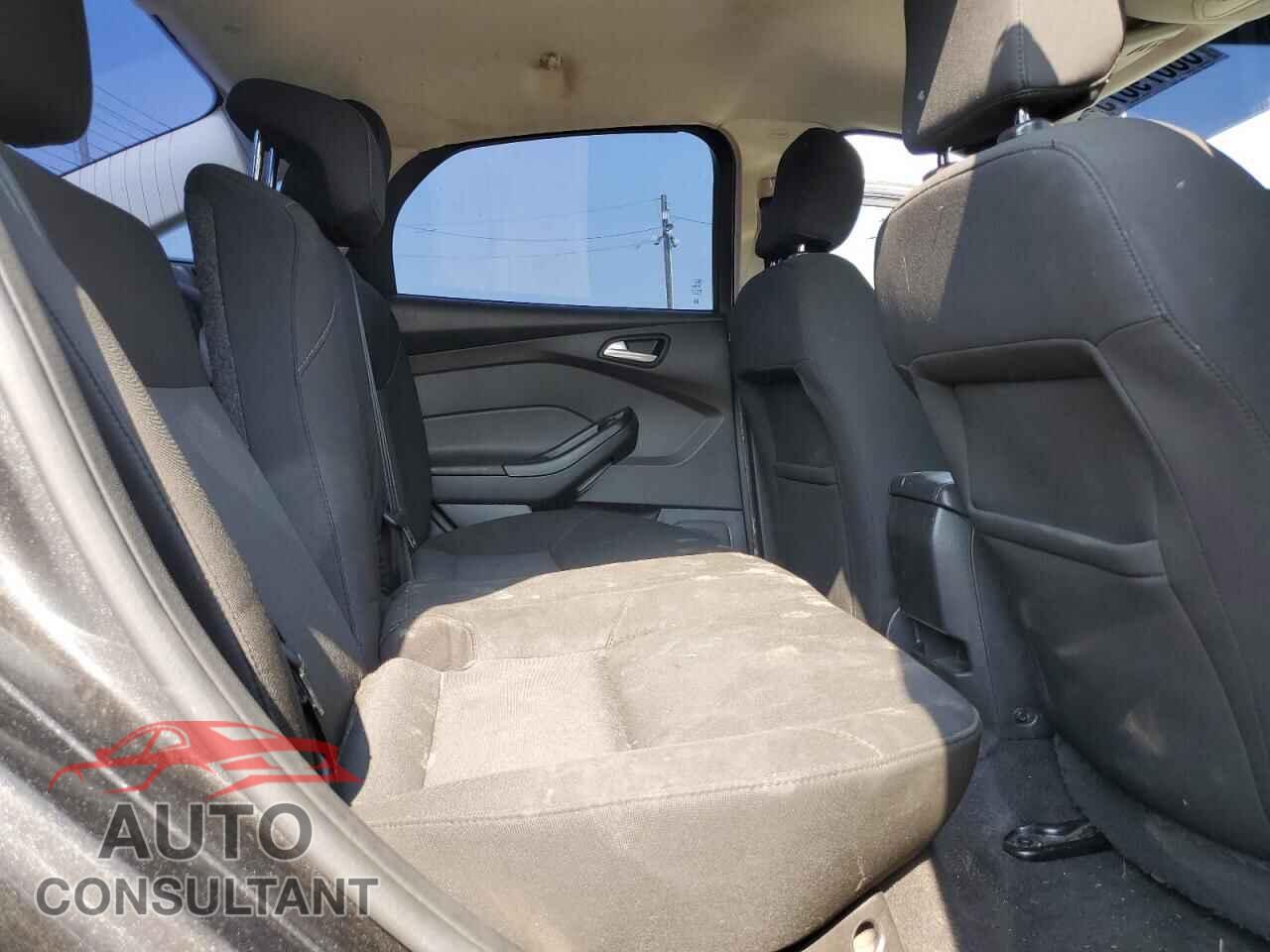 FORD FOCUS 2017 - 1FADP3F20HL232332