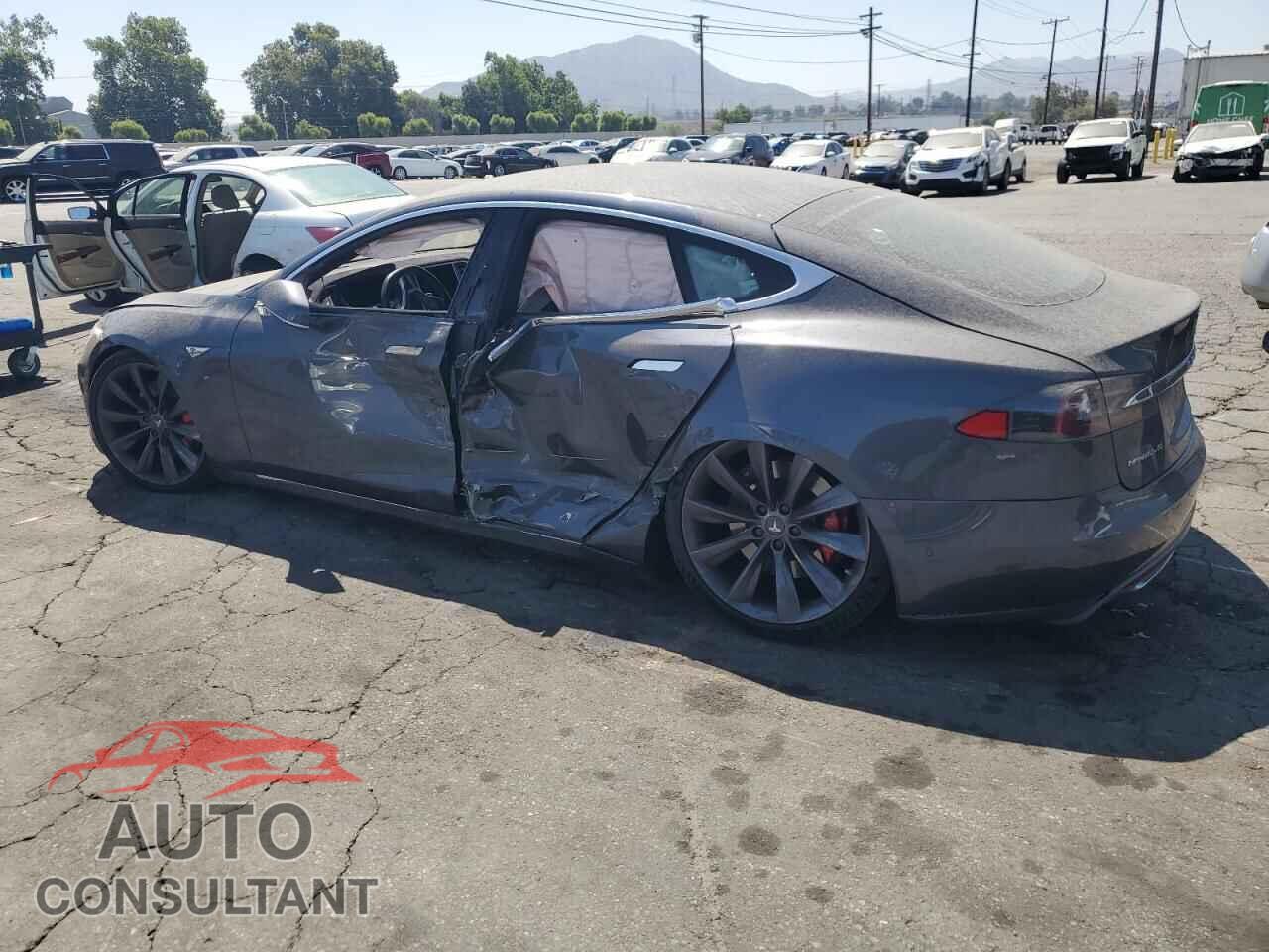 TESLA MODEL S 2015 - 5YJSA1V40FF097900