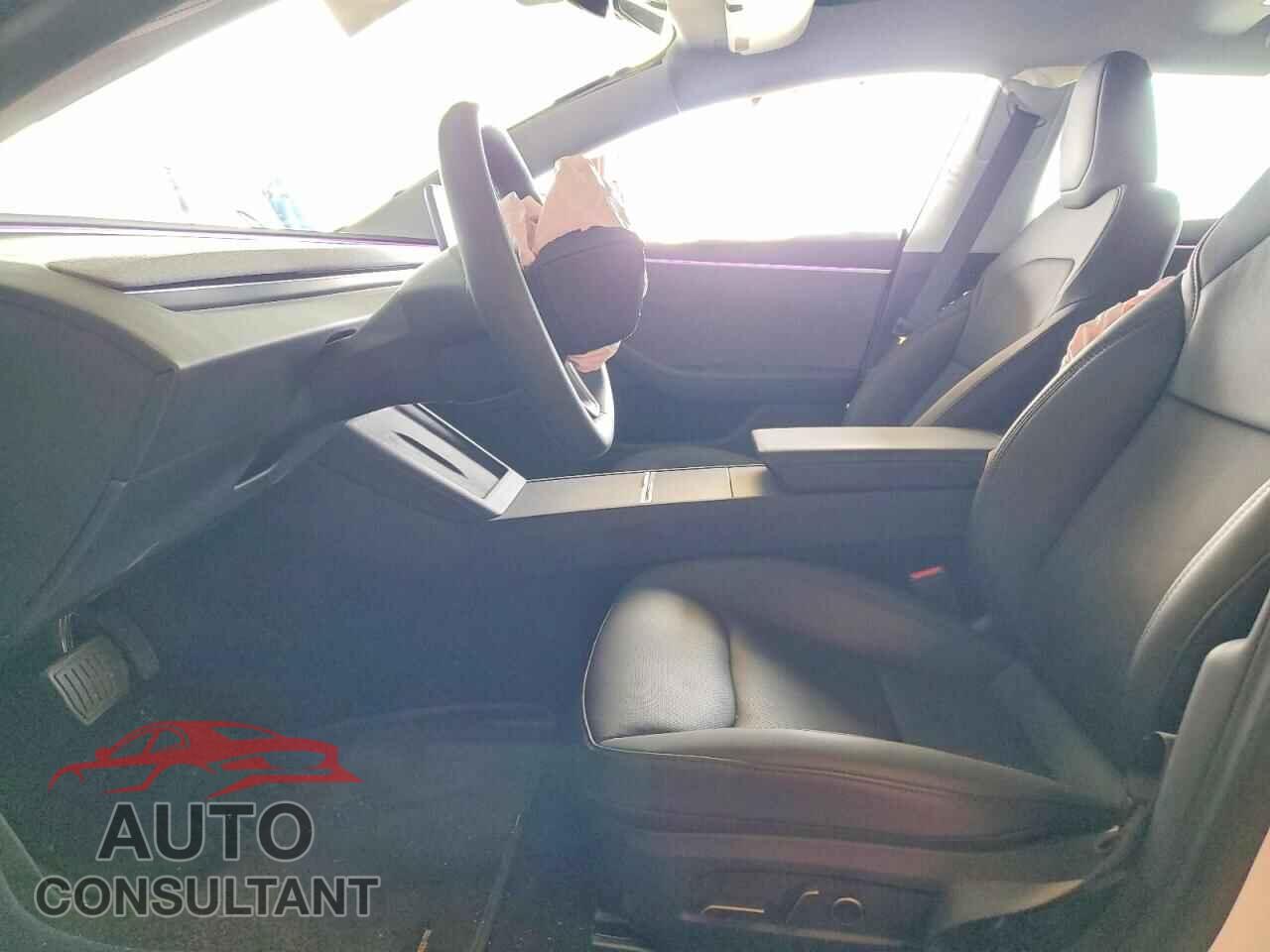 TESLA MODEL 3 2024 - 5YJ3E1EA4RF749579