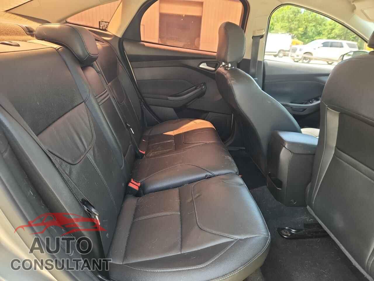FORD FOCUS 2016 - 1FADP3F24GL201499