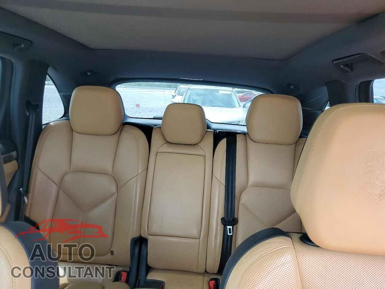 PORSCHE CAYENNE 2016 - WP1AB2A22GLA94285
